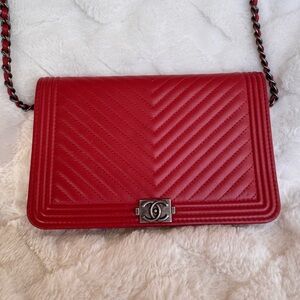 CHANEL wallet on chain